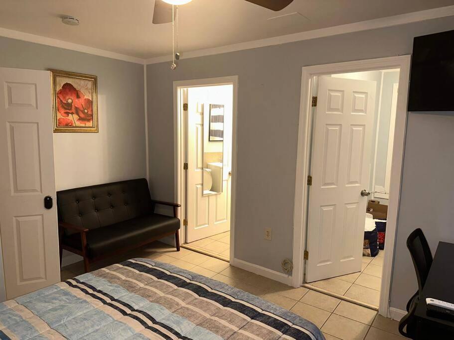 Like 4-Star Hotel, But Cheaper! Pawtucket Buitenkant foto